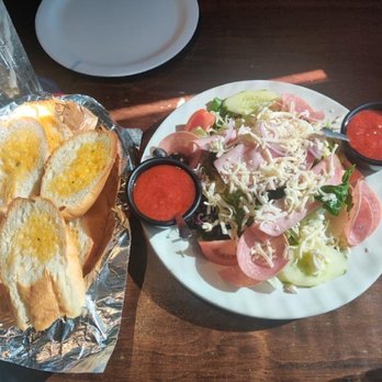 Vito's Pizza & Grill - Antipasto Salad & Garlic Bread - Pizza Near Me - Irving, Texas Vito's Pizza & Grill - Antipasto Salad & Garlic Bread - Pizza Near Me - Irving, Texas
