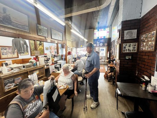 Snappy Lunch by null