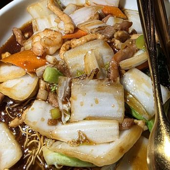 Chi Restaurant & Bar - House special pan fried noodle - Szechuan Near Me - New York, New York