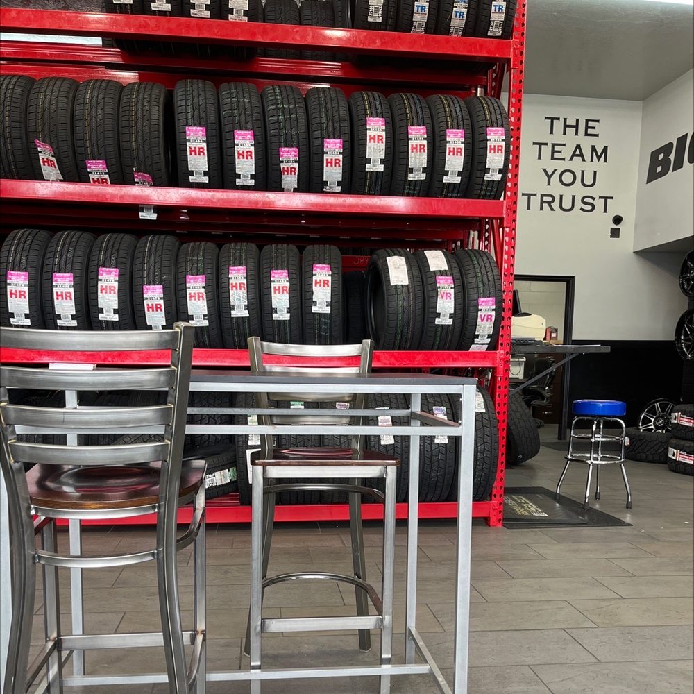 BIG O TIRES Updated August 2024 23 Photos & 48 Reviews 825 E St