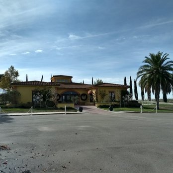 Broken Earth Winery - New American Near Me - Paso Robles, California Broken Earth Winery - New American Near Me - Paso Robles, California