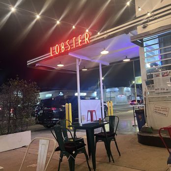 Royal Lobster LA - Outside seating - Sandwiches Near Me - Los Angeles, California