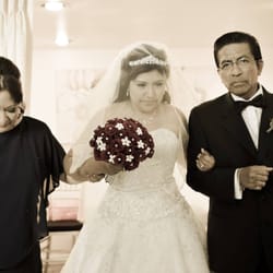 I Thee Wed Chapel - Bride and Parents getting ready to walk down the aisle