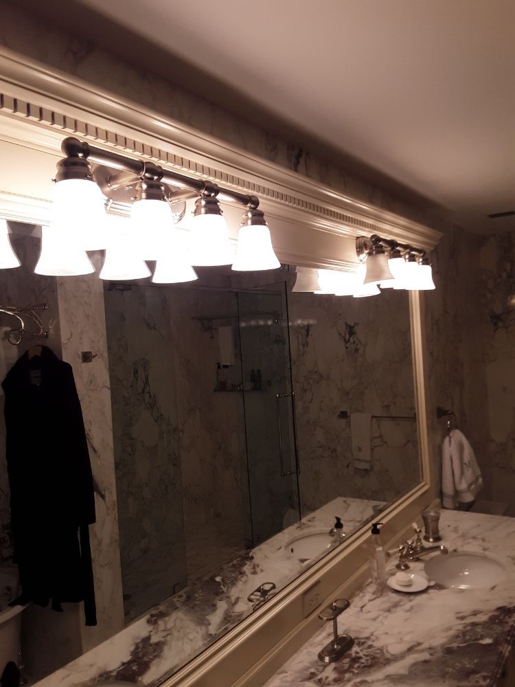 Slide of N&N Golden Hands