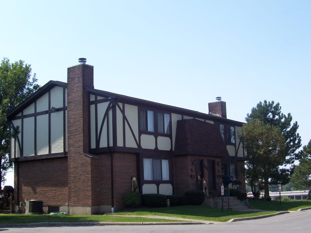 CAMELOT VILLAGE APARTMENTS Updated August 2024 3402 McKinley Pkwy