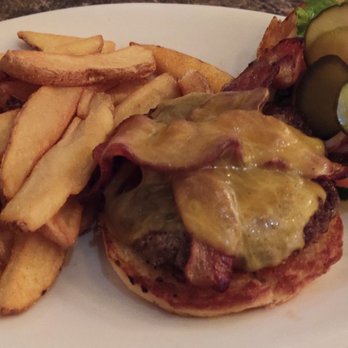 San Tan Flat - Smoked Bacon Cheese Burger - American Near Me - Queen Creek, Arizona San Tan Flat - Smoked Bacon Cheese Burger - American Near Me - Queen Creek, Arizona