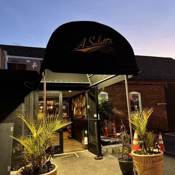 A Salute Restaurant - entrance to bar - Italian Near Me - Matawan, New Jersey