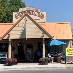 Tall Town Bakery & Cafe - Front of restaurant