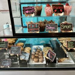 Your Appetites - The amazing pastry case