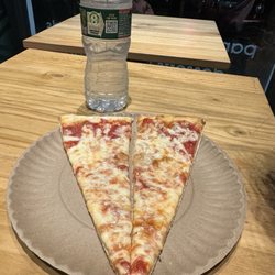 Dana’s Pizza - Plain slice