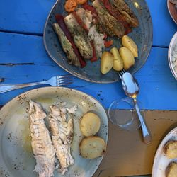 Toc al Mar - You are looking at $50 worth of fish. (À la carte. Nothing comes with it.) Does that look like $50 worth?
