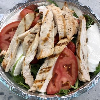 Luna Rossa Restaurant - Insalata Arugula with Grilled Chicken - Italian Near Me - Bedminster, New Jersey