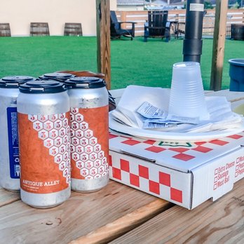 3 Sons Brewing - Beer and pizza - Breweries Near Me - Dania Beach, Florida