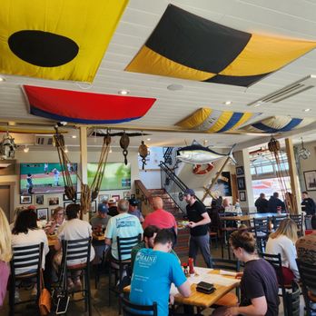 Pilot House Restaurant - Seafood Near Me - Kennebunk, Maine