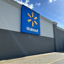 Walmart Supercenter - Outside of Walmart