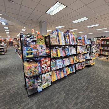 2nd & Charles - Used Bookstore Near Me - Utica, Michigan 2nd & Charles - Used Bookstore Near Me - Utica, Michigan