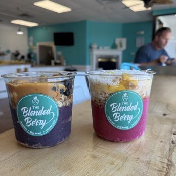 The Blended Berry - Peanut berry protein and Magic dragon pitaya bowl - Juice Bars & Smoothies Near Me - Buzzards Bay, Massachusetts