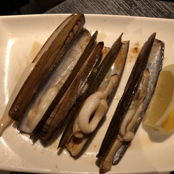 Vinitus - Grilled razor clams (Navajas a la plancha) - Tapas Bars Near Me - Barcelona, B