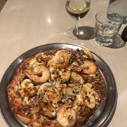 Rosco's at Chevron Cafe Bar - Gourmet Pizza Pescatore