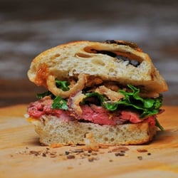 certé - Glazed Sirloin Sandwich