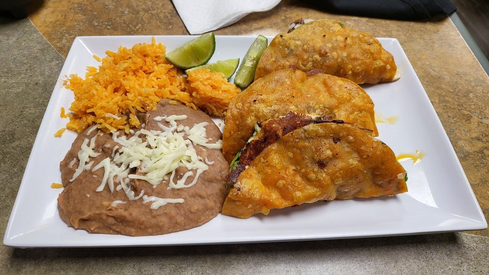 The Family Taco Logo