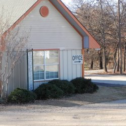 Alvord Oaks R.V. Park - Clubhouse with Free Laundry and Spacious Showers