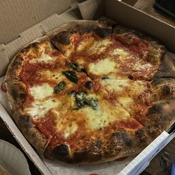Lupo Rosso - Margherita Pizza - Pizza Near Me - Long Island City, New York