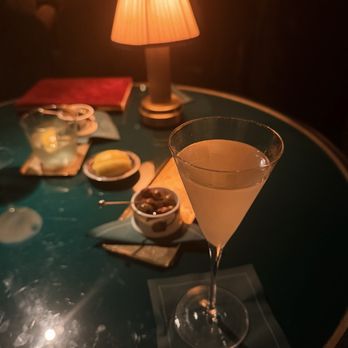 Kitty's Cosmopolitan Club - Lounges Near Me - Chicago, Illinois