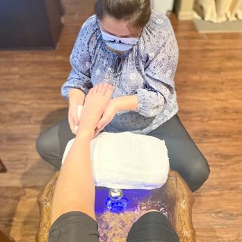 Red Nail Salon - Spa deluxe lavender pedicure - Nail Salons Near Me - Chicago, Illinois Red Nail Salon - Spa deluxe lavender pedicure - Nail Salons Near Me - Chicago, Illinois