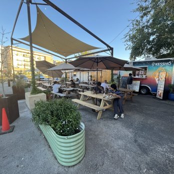 Asado's Taqueria - Picnic tables - Tacos Near Me - Austin, Texas Asado's Taqueria - Picnic tables - Tacos Near Me - Austin, Texas