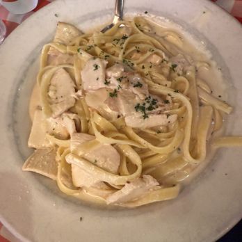 Michael's Italian Restaurant - Fettuccine Alfredo with chicken - Italian Near Me - Breckenridge, Colorado Michael's Italian Restaurant - Fettuccine Alfredo with chicken - Italian Near Me - Breckenridge, Colorado