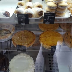 Sugarloaf Patisserie - Cakes