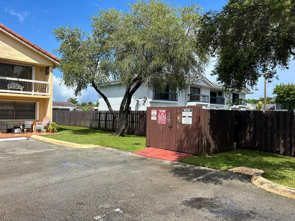 El Jicaro - tree service in Miami, FL