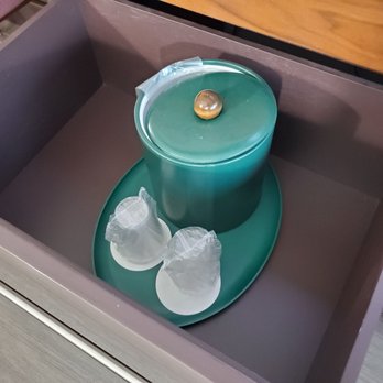Walnut Creek Marriott - Ice bucket in drawer - Hotels Near Me - Walnut Creek, California Walnut Creek Marriott - Ice bucket in drawer - Hotels Near Me - Walnut Creek, California