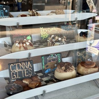 Cinnaholic - Cinnamon Rolls - Bakeries Near Me - Long Beach, California
