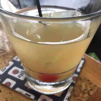 360 Rooftop Bar - Whiskey sour - Lounges Near Me - St. Louis, Missouri