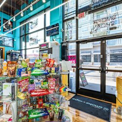 World of Smoke & Vape - Redmond
