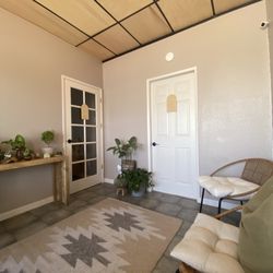 Ukiyo Wellness Studio - Lobby or waiting area