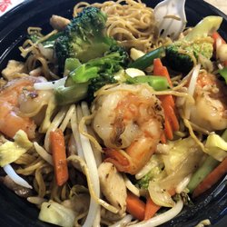 Taste of Asia - Combo Chow Mein