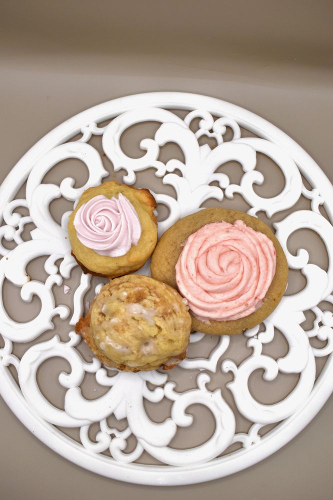 Evergreen Treats Logo