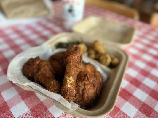 Gus's World Famous Fried Chicken by null