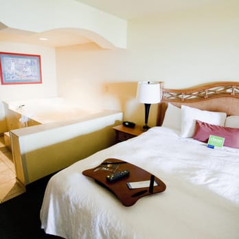 Hampton Inn St. Augustine Beach - bed and whirlpool tub - Hotels Near Me - Saint Augustine, Florida Hampton Inn St. Augustine Beach - bed and whirlpool tub - Hotels Near Me - Saint Augustine, Florida