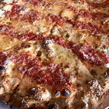 Lucky Charlie - Classic Pizza - Pizza Near Me - Brooklyn, New York