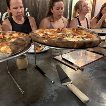 Chicago Pizza Tours - Robert's Pizza's Margarita was my favorite - Tours Near Me - Chicago, Illinois Chicago Pizza Tours - Robert's Pizza's Margarita was my favorite - Tours Near Me - Chicago, Illinois