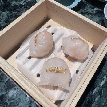 Lai Wah Heen - Hargow with gold - Dim Sum Near Me - Toronto, Ontario Lai Wah Heen - Hargow with gold - Dim Sum Near Me - Toronto, Ontario