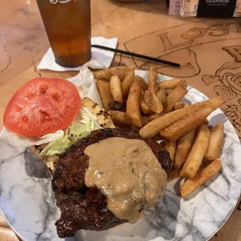 Lost Colony Tavern - Pubs Near Me - Manteo, North Carolina
