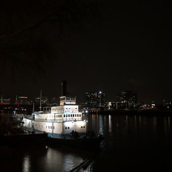 Tom McCall Waterfront Park - Maritime Museum on the river. - Parks Near Me - Portland, Oregon Tom McCall Waterfront Park - Maritime Museum on the river. - Parks Near Me - Portland, Oregon