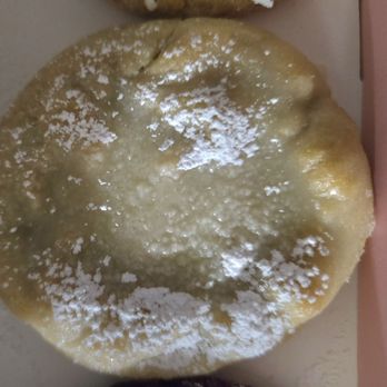 Crumbl - Valparaiso - Kentucky butter cake mini cookie - Bakeries Near Me - Valparaiso, Indiana