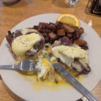 Mae's Cafe & Bakery - Eggs Benedict - Breakfast & Brunch Near Me - Bath, Maine Mae's Cafe & Bakery - Eggs Benedict - Breakfast & Brunch Near Me - Bath, Maine
