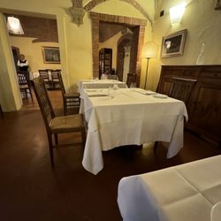 La Grotta - Inside